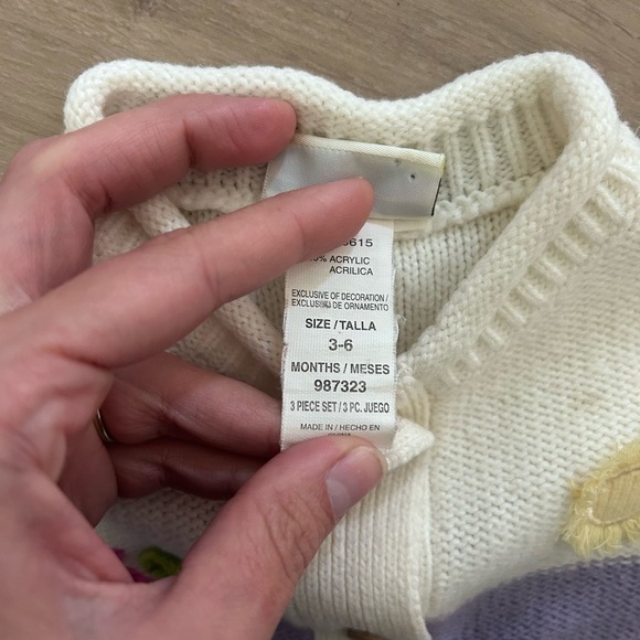 Vintage acrylic baby togs Colorful Knit Cardigan with Animal and House Design - Picture 4 of 4